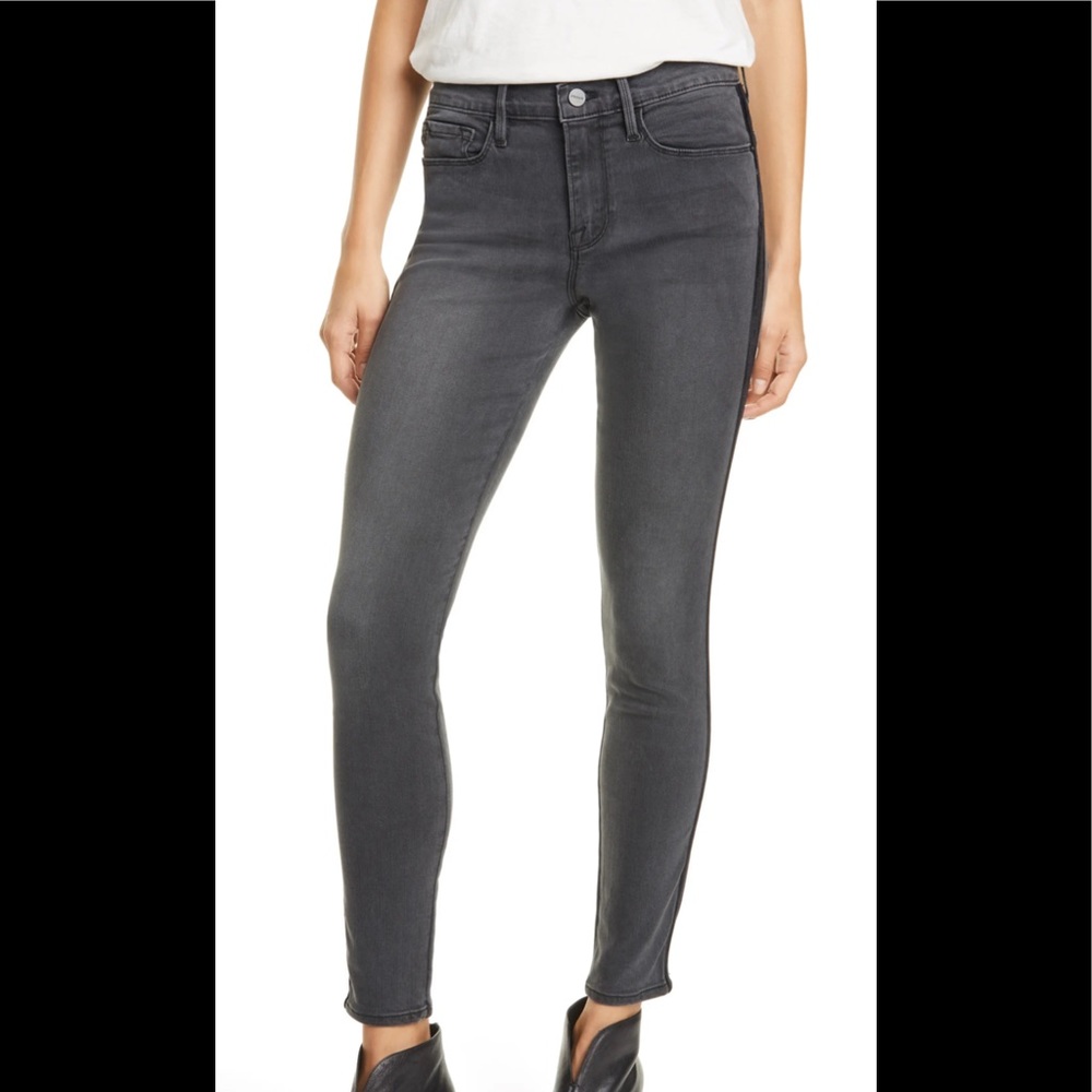 FRAME Le Skinny de Jeanne Velvet Tuxedo Stripe